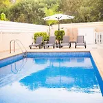 Alba, Luxury 4 Bdrm With Heated Pool Villa *