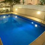 Villa Alba, Luxury 4 Bdrm With Heated Pool Protaras