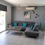 Villa Alba, Luxury 4 Bdrm With Heated Pool *