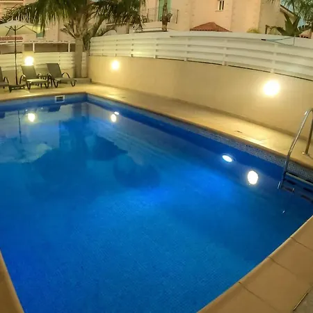 Villa Alba, Luxury 4 Bdrm With Heated Pool Protaras