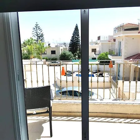Alba, Luxury 4 Bdrm With Heated Pool וילה פרוטאראס