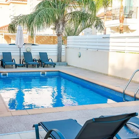 Alba, Luxury 4 Bdrm With Heated Pool וילה *