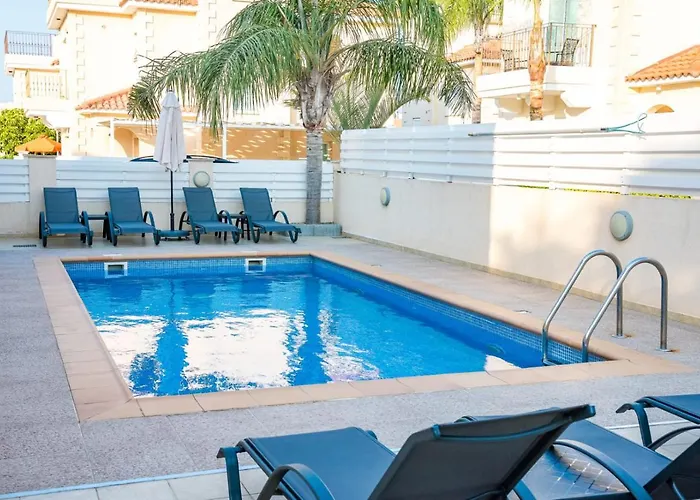 Alba, Luxury 4 Bdrm With Heated Pool Villa *