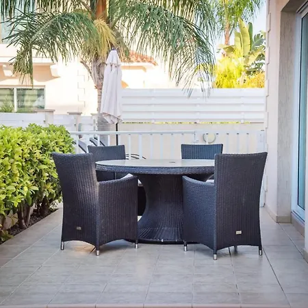 Alba, Luxury 4 Bdrm With Heated Pool Vila Protaras