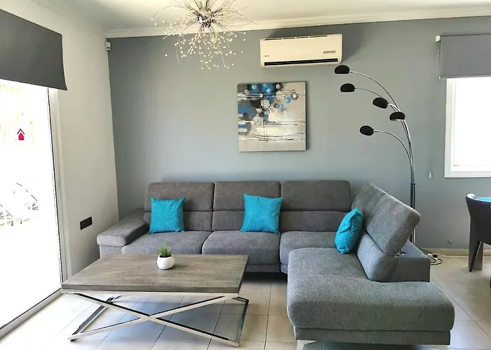 Vila Alba, Luxury 4 Bdrm With Heated Pool Protaras